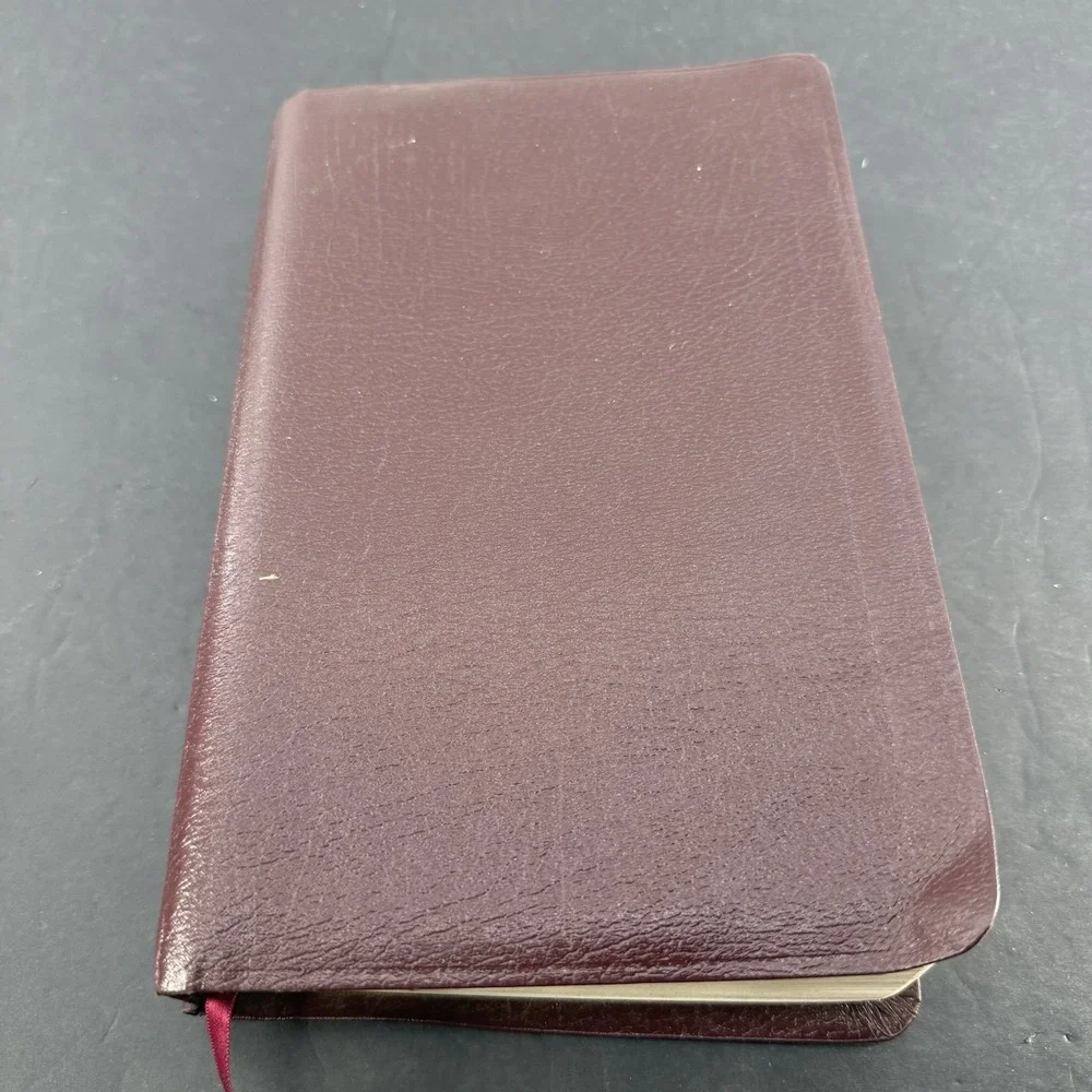 The Nelson Study Bible NKJV 2885BG Gold Edge Red Letter Bonded Leather 1982